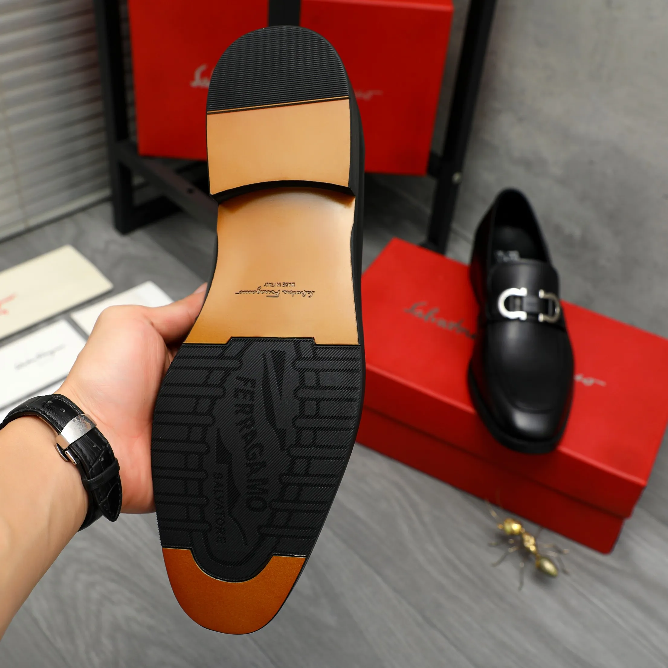Men's shoes 💰420 Product trademark: Ferragamo " Ferragamo ] Business slip-on leather shoes Regular size: 39-45 (38.46 custom-made, non-refundable) Product materials: Selected high-quality cowhide upper, sheepskin lining, original rubber outsole